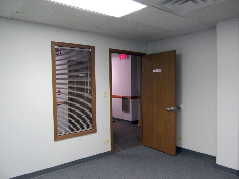 Suite 101 E
